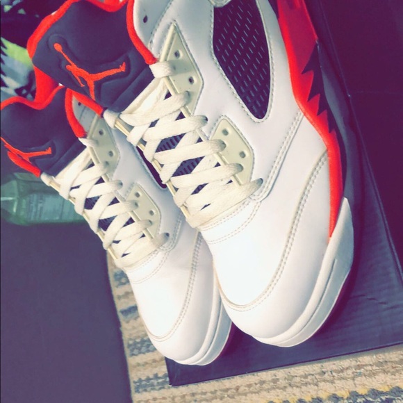 Jordan 5 fire red - Picture 3 of 3